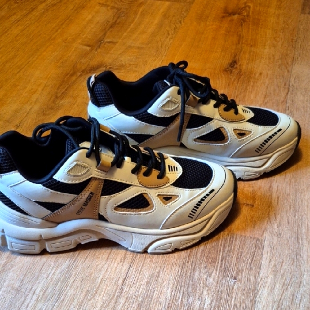 Steve Madden White and Black Athletic Sneakers